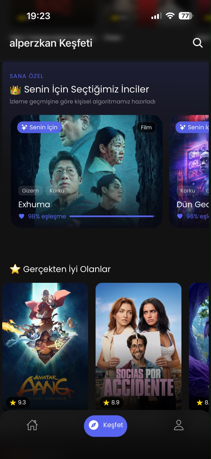 Seenfy uygulamasında Keşfet ekranı